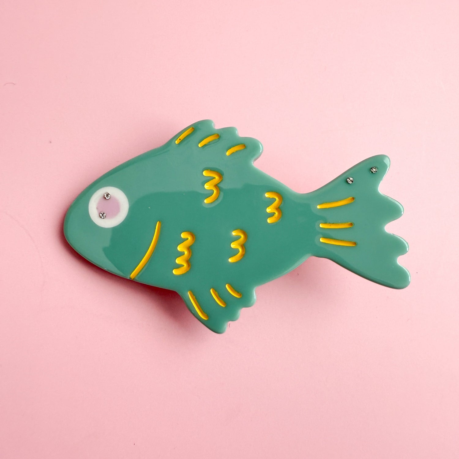 Decorate your hair his summer with our fish alligator hair clips for a tropical but cute hairstyle.